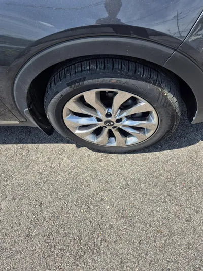 2017 Kia Sorento KNAPS81BBJA419260 VIN:KNAPS81BBJA419260