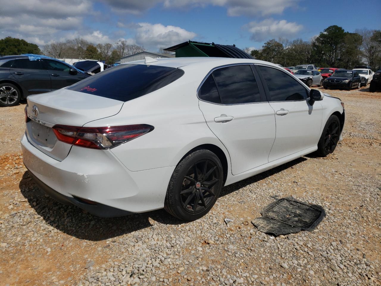 2022 TOYOTA CAMRY LE VIN:4T1C11AK1NU005879
