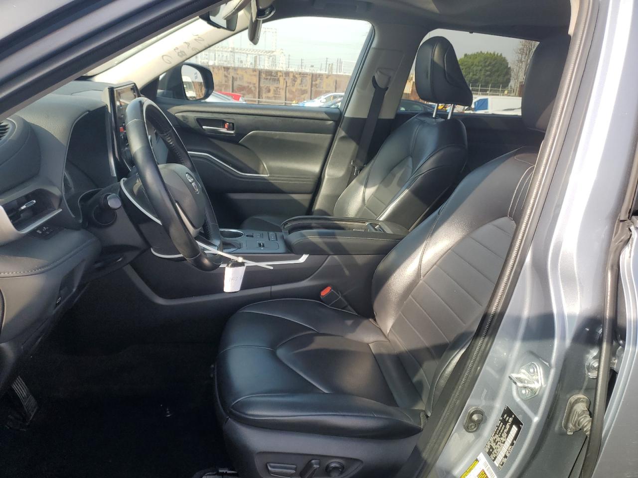 2022 TOYOTA HIGHLANDER XLE VIN:5TDHZRAH6NS098358