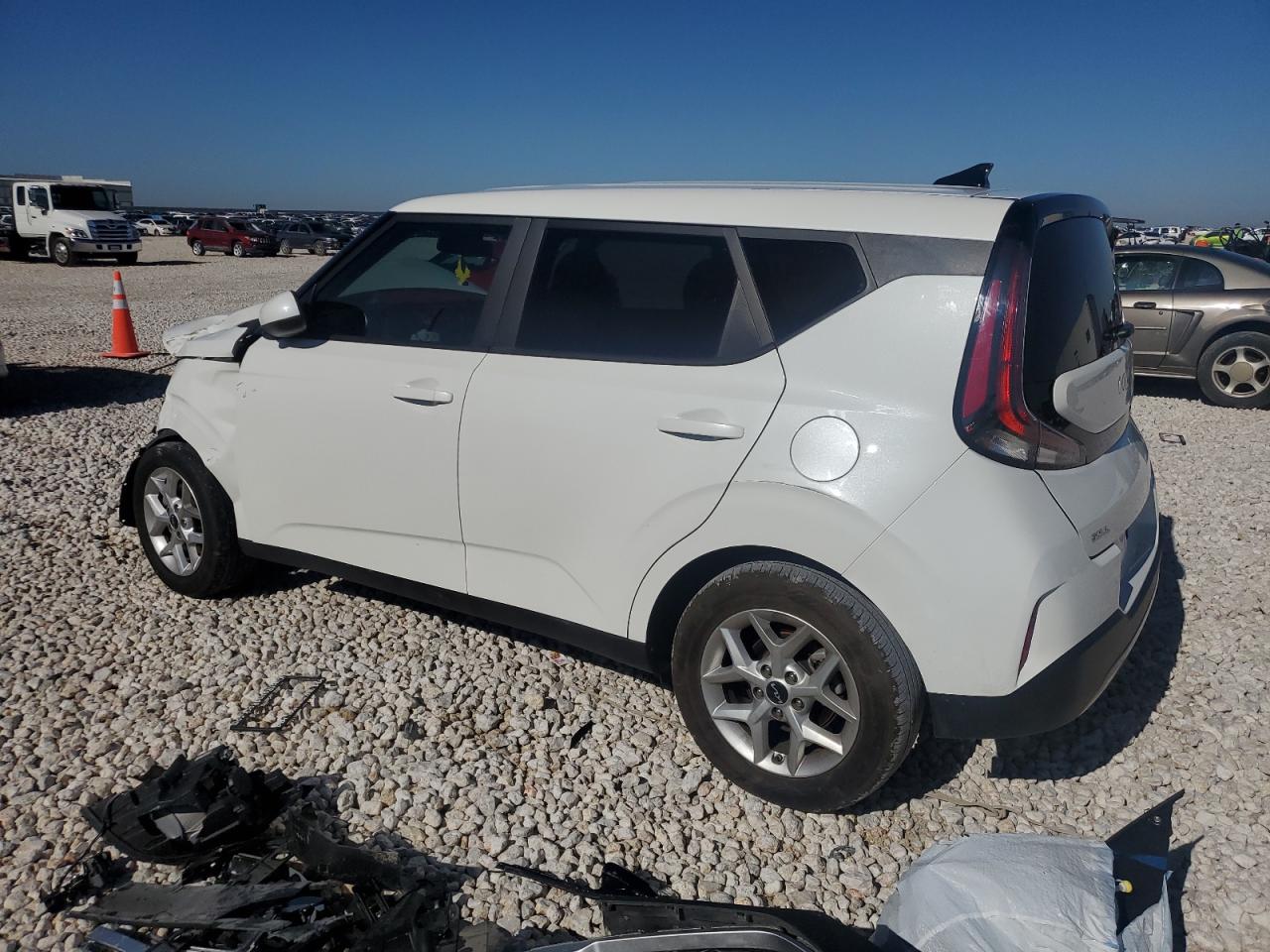 2024 KIA SOUL LX VIN:KNDJ23AU8R7900182