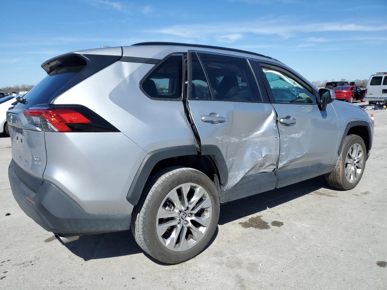 2024 TOYOTA RAV4 XLE PREMIUM VIN:2T3A1RFV9RC400917