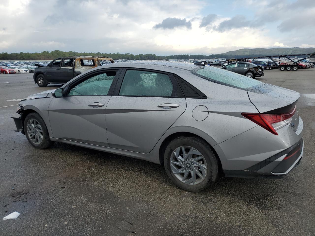 2024 HYUNDAI ELANTRA BLUE VIN:KMHLM4DJ8RU113806