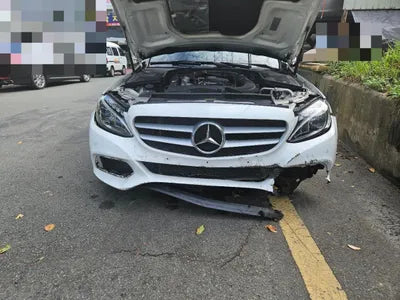 2015 Mercedes-Benz C 200 VIN: