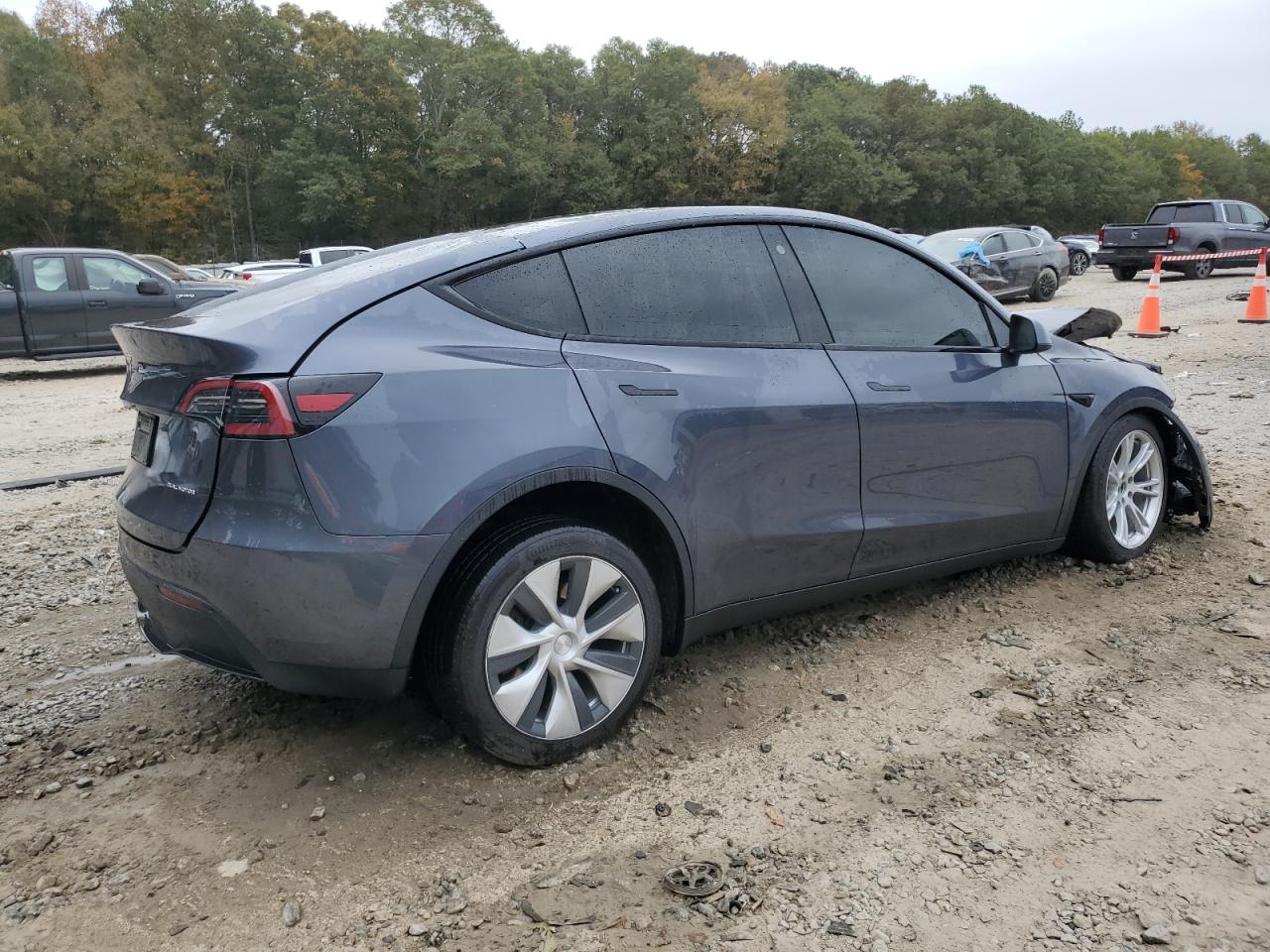 2023 TESLA MODEL Y  VIN:7SAYGDEE3PF617109
