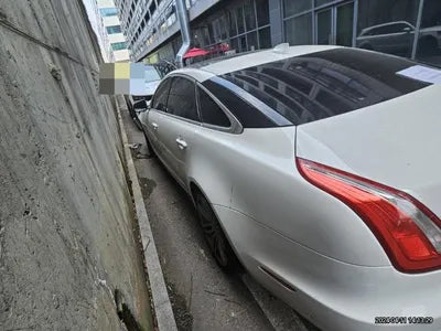 2019 Jaguar XJS VIN: