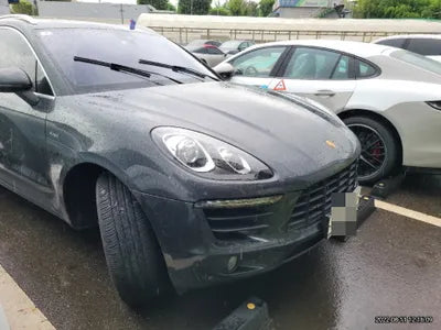 2017 Porsche Macan VIN: