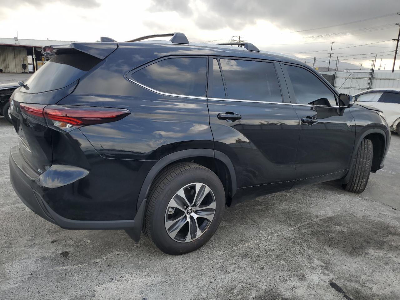 2024 TOYOTA HIGHLANDER LE VIN:5TDKDRAH5RS052756