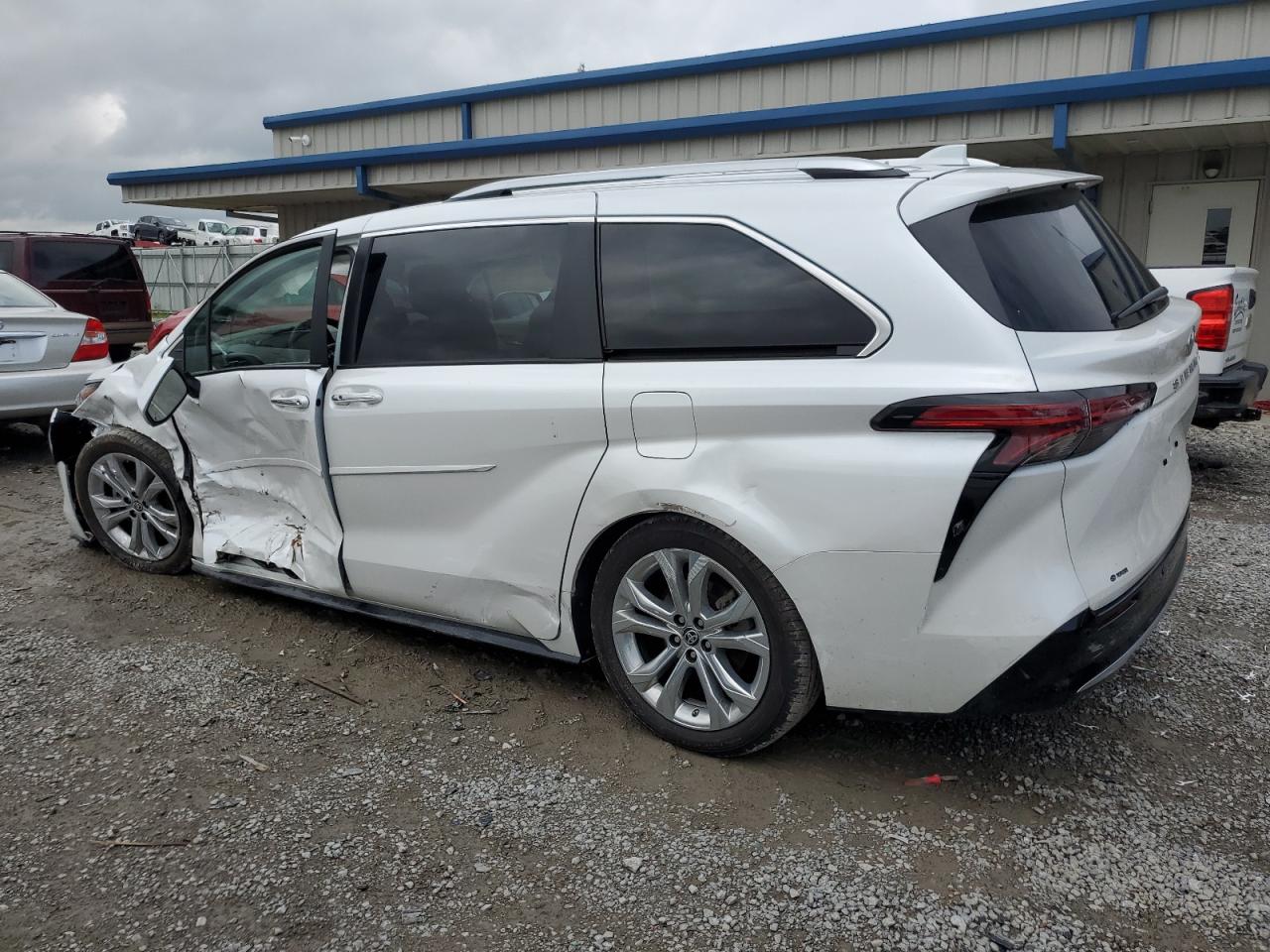 2023 TOYOTA SIENNA LIMITED VIN:5TDERKEC2PS169017