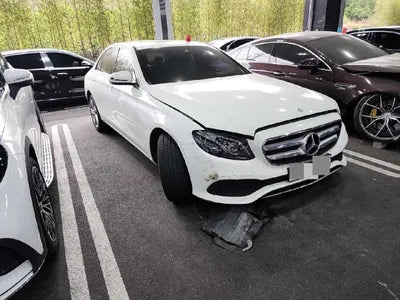 2016 Mercedes-Benz E 220 VIN: