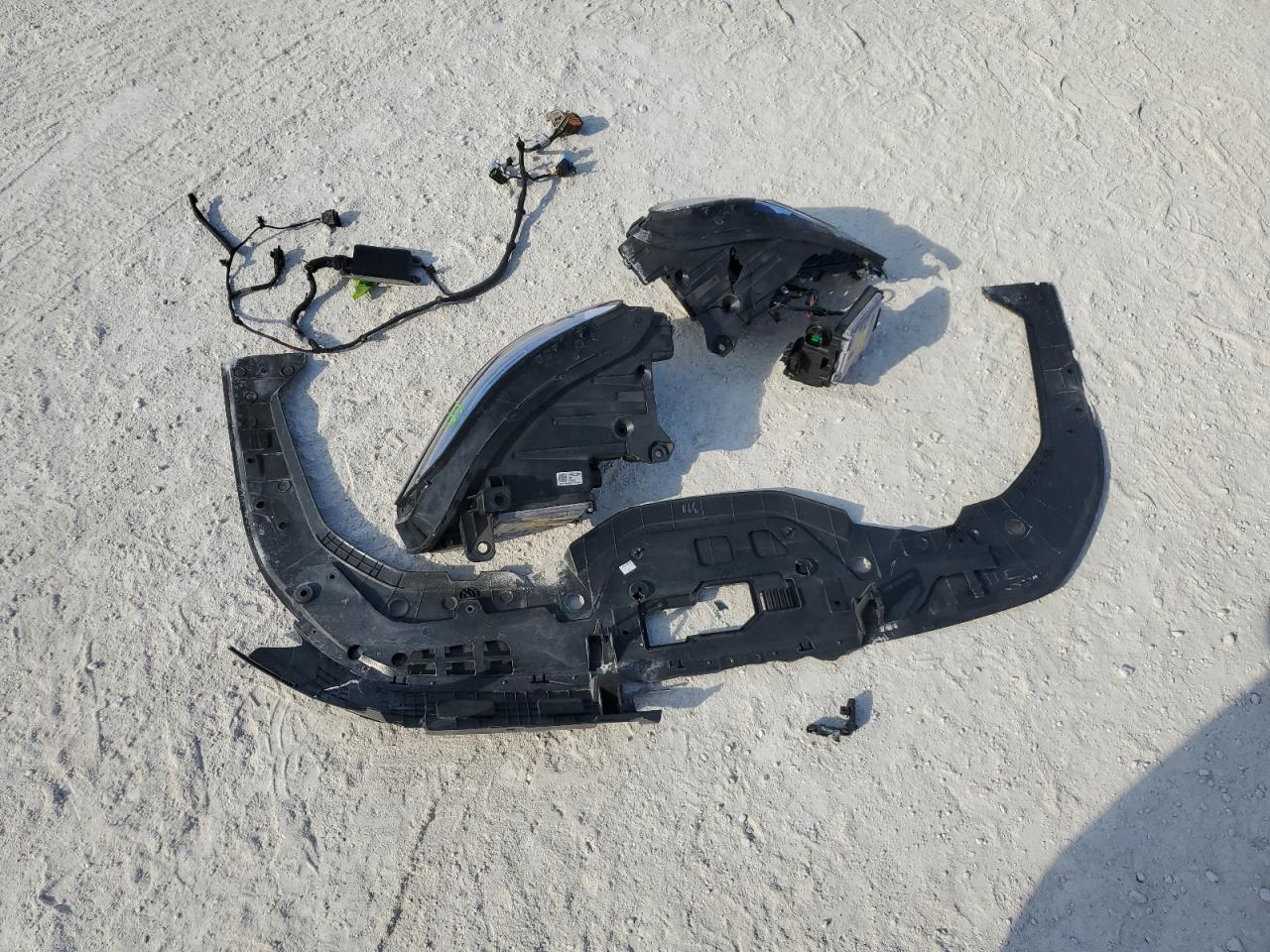 2023 GENESIS G70 BASE VIN:KMTG34TA4PU104576