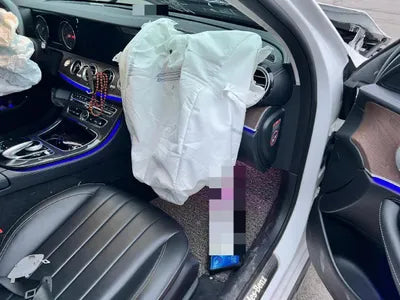 2016 Mercedes-Benz E 220 VIN: