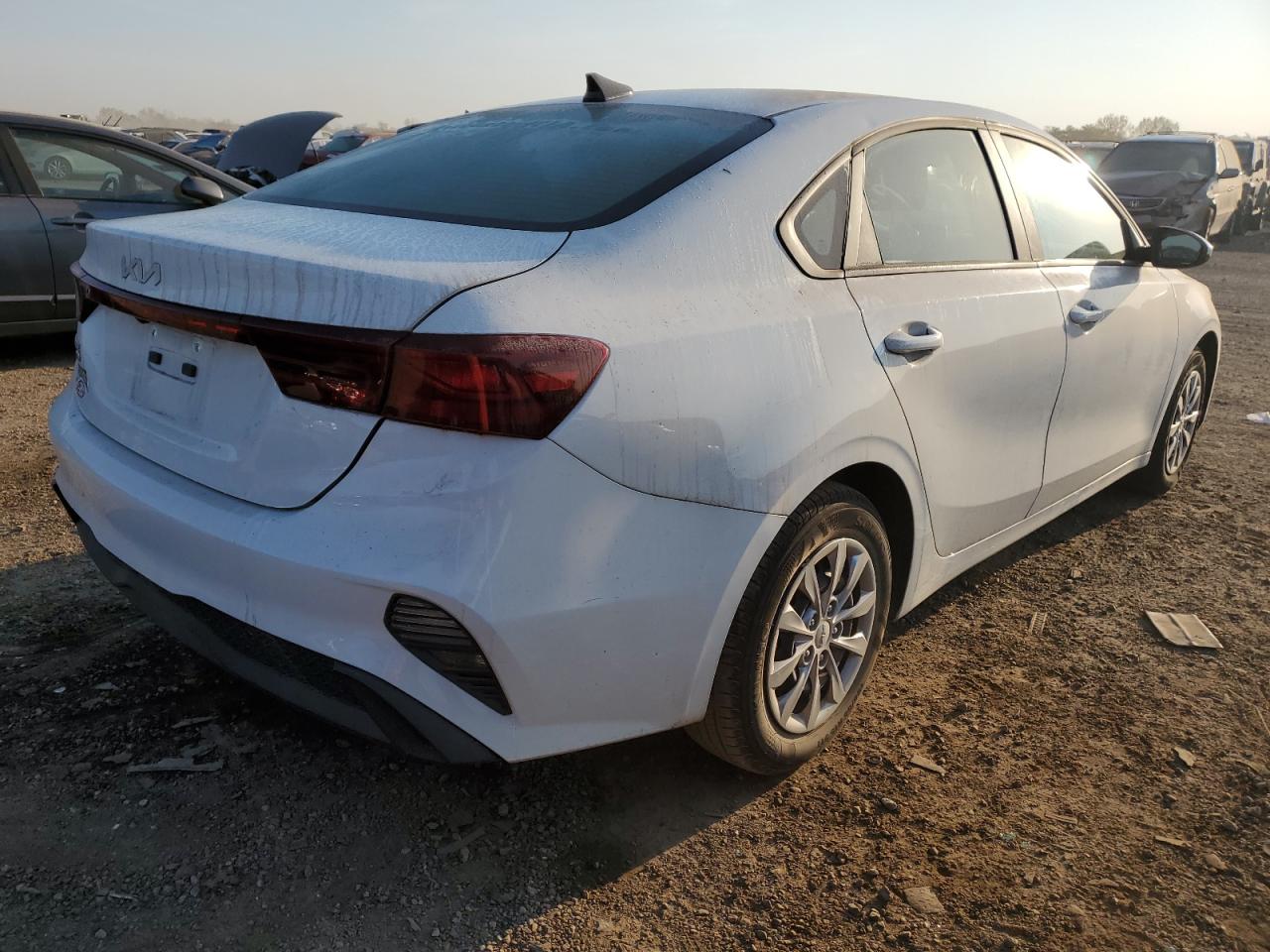 2022 KIA FORTE FE VIN:3KPF24AD2NE499220