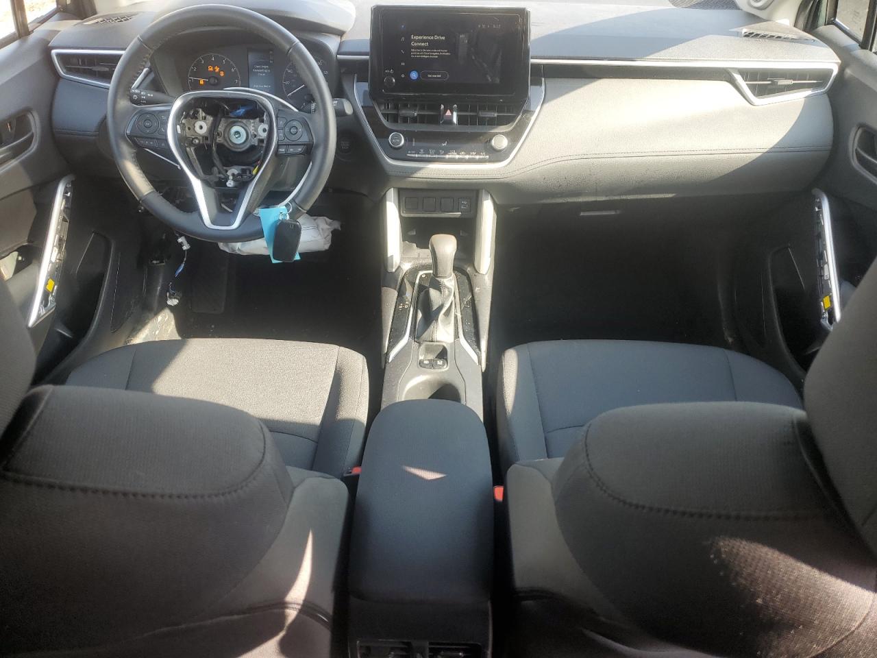 2024 TOYOTA COROLLA CROSS LE VIN:7MUBAABG8RV103057