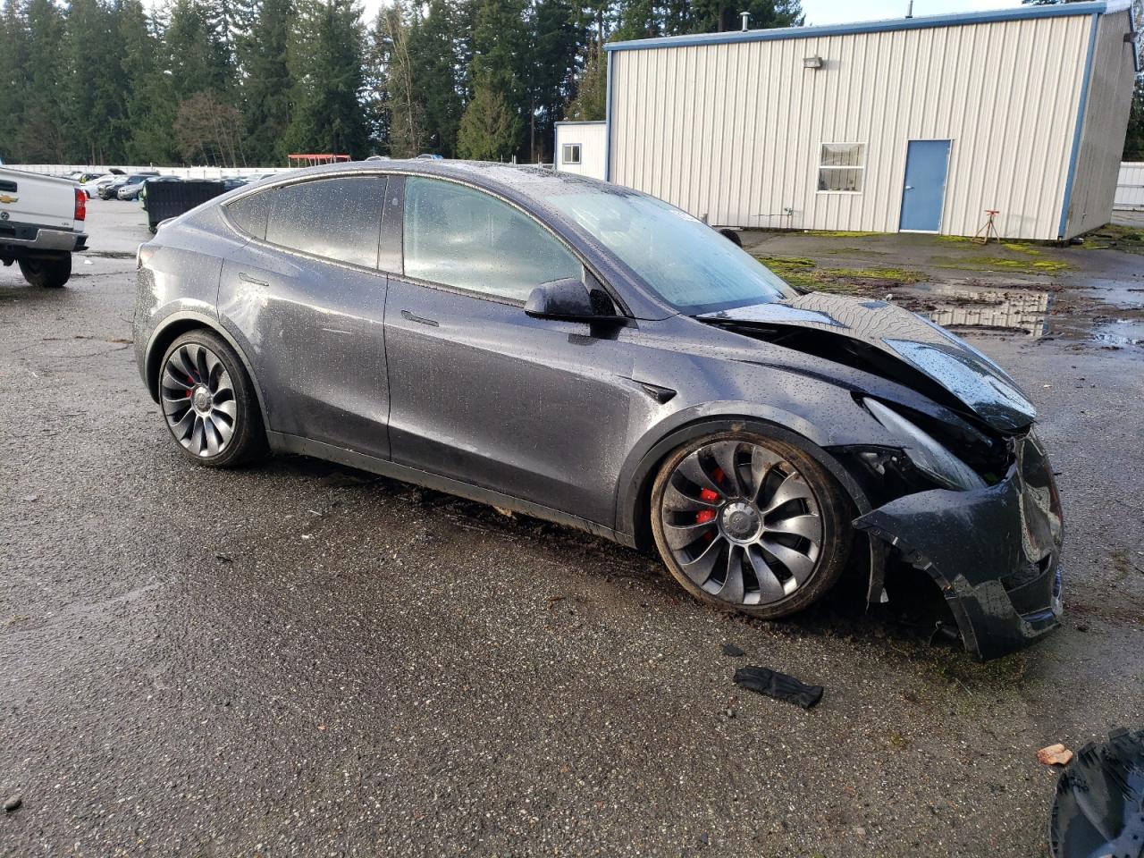 2024 TESLA MODEL Y  VIN:7SAYGDEF5RF123670