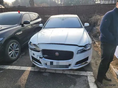 2016 Jaguar XF VIN: