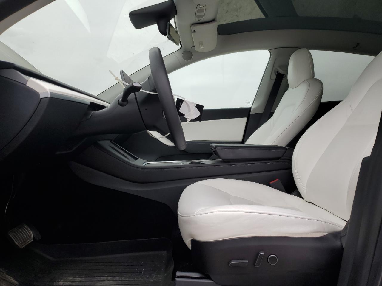 2022 TESLA MODEL Y  VIN:7SAYGDEE1NF315198