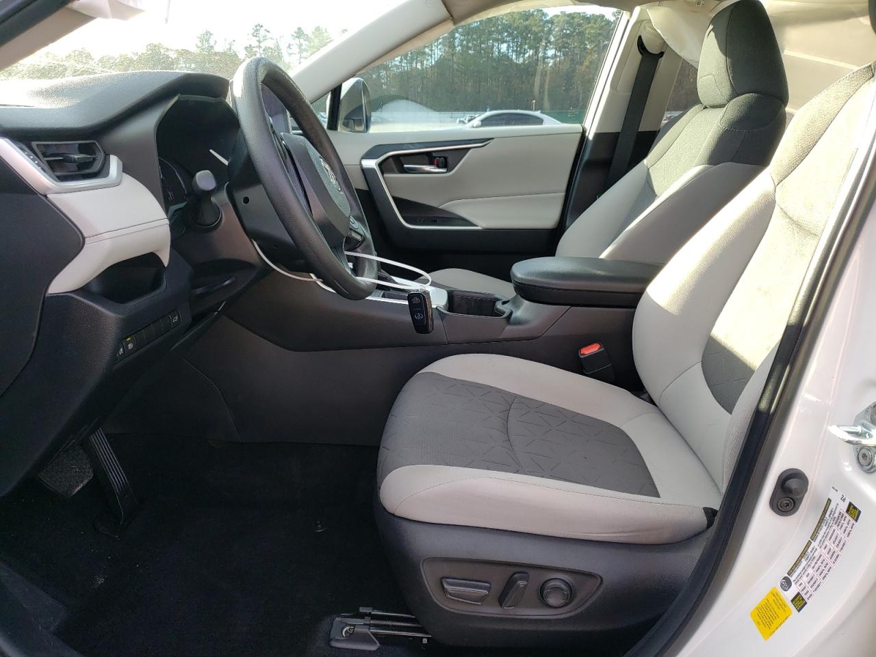 2023 TOYOTA RAV4 XLE VIN:2T3W1RFV3PC216611