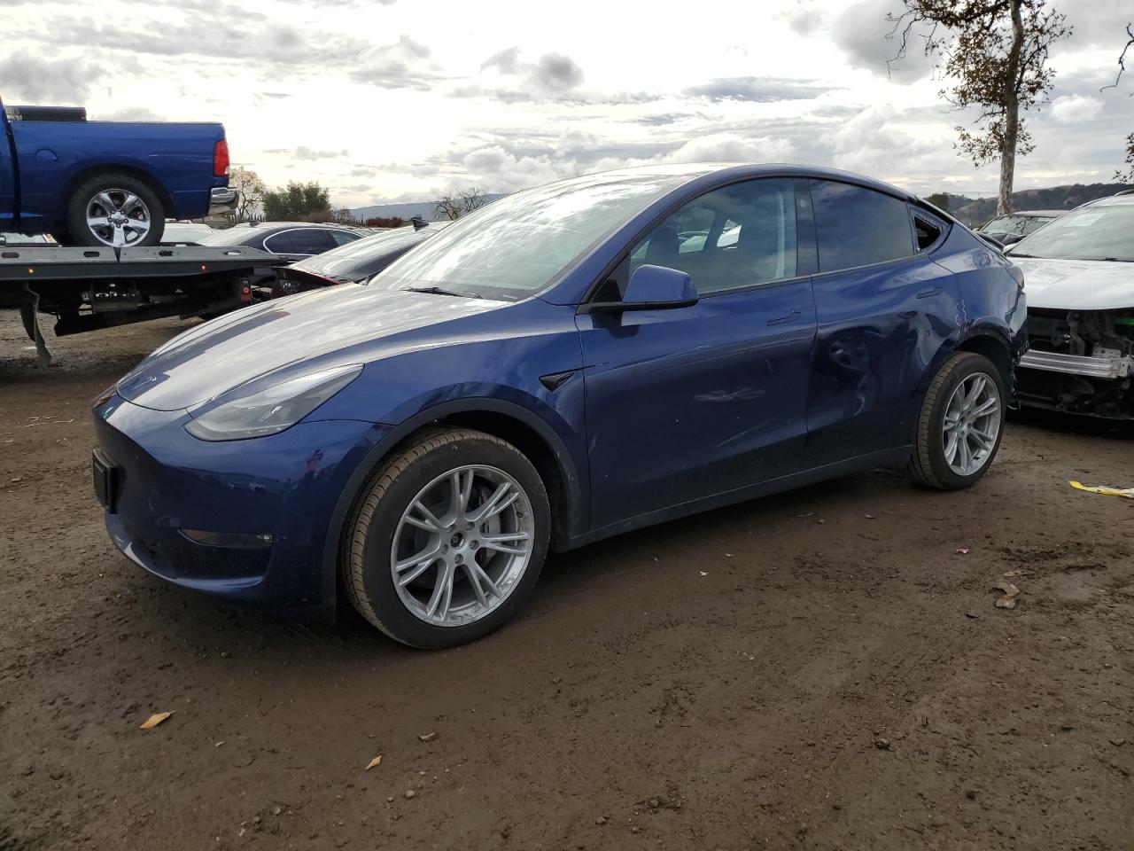 2023 TESLA MODEL Y  VIN:7SAYGDEE9PF896212