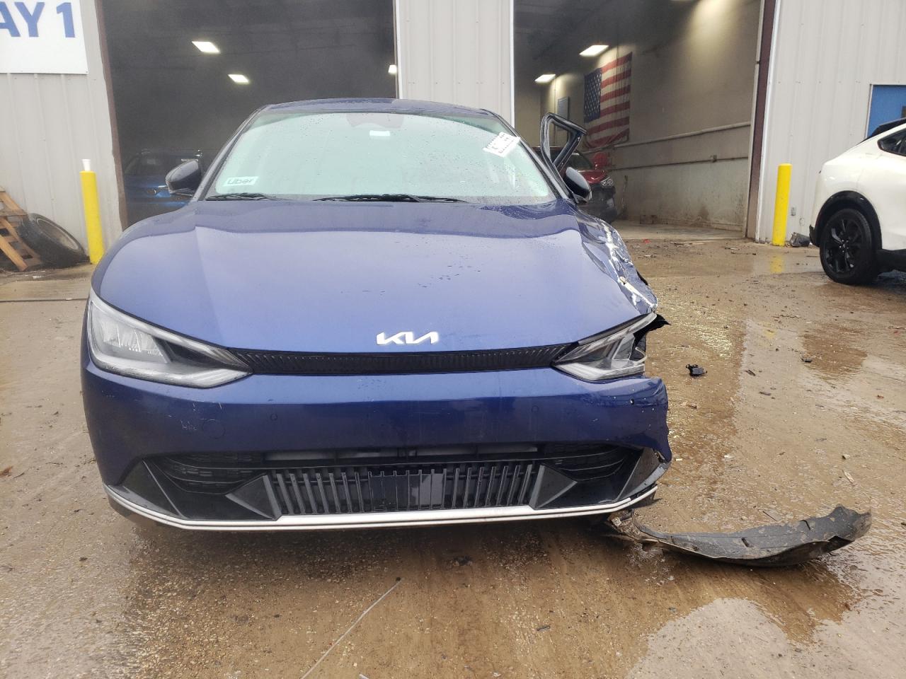 2023 KIA EV6 LIGHT VIN:KNDC34LA2P5612567
