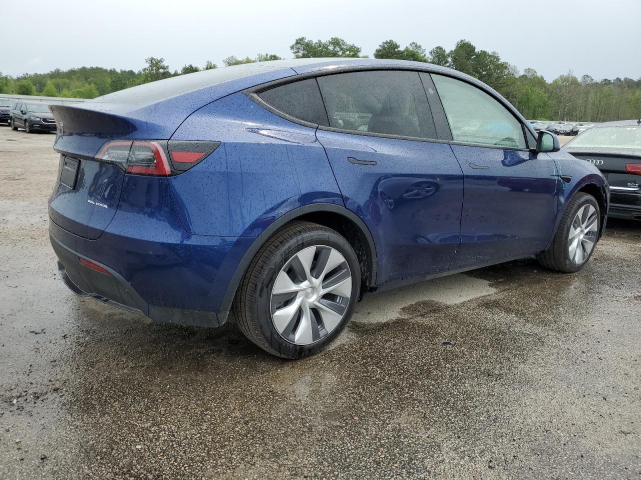 2024 TESLA MODEL Y  VIN:7SAYGDEE9RA237966