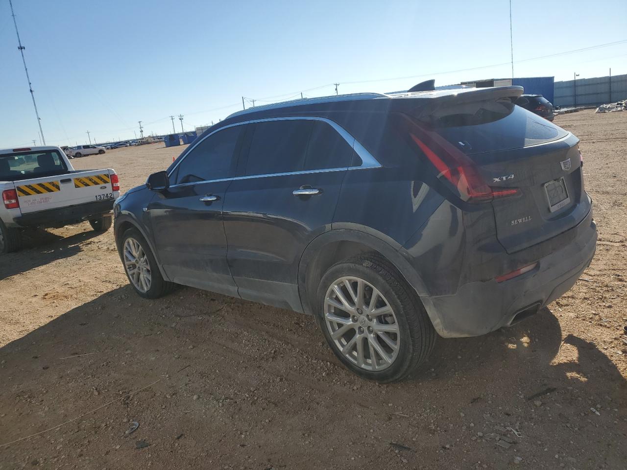 2023 CADILLAC XT4 LUXURY VIN:1GYAZAR46PF102331