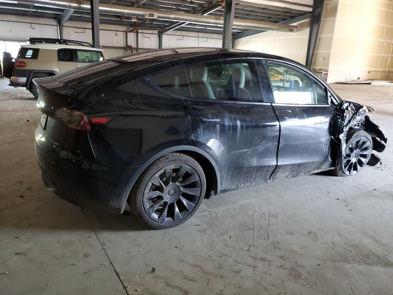 2023 TESLA MODEL Y  VIN:7SAYGDEE8PA098152