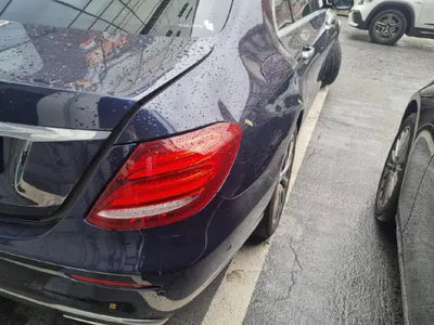 2018 Mercedes-Benz E 300 VIN: