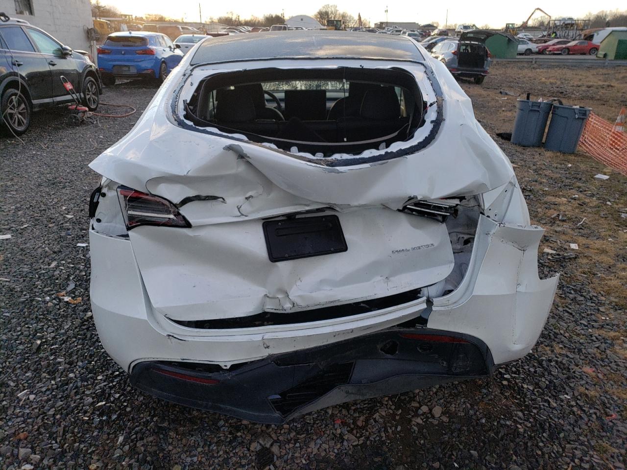 2023 TESLA MODEL Y  VIN:7SAYGDEE5PF823323