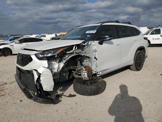 2024 TOYOTA HIGHLANDER LE VIN:5TDKDRAHXRS531559