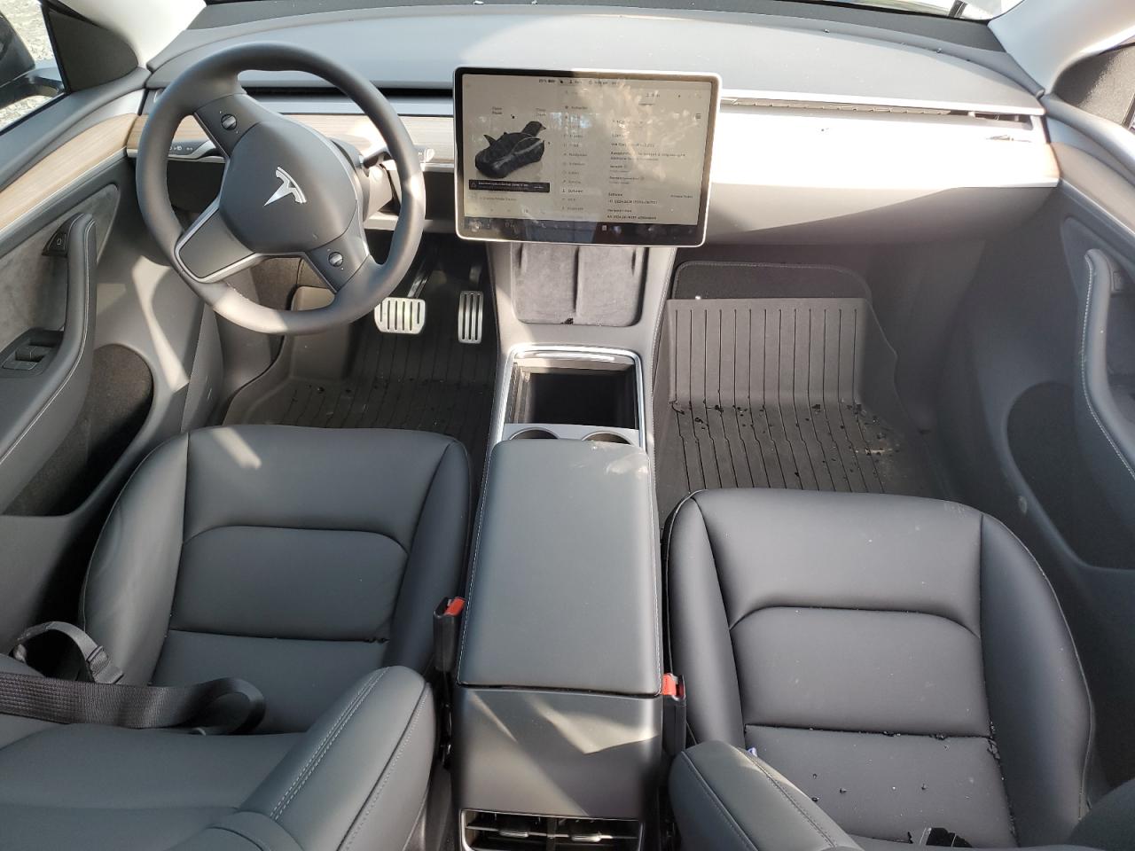 2024 TESLA MODEL Y  VIN:7SAYGDEF3RA323556