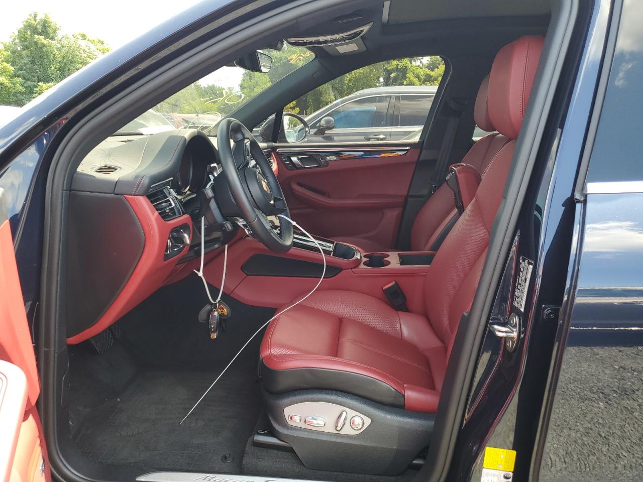 2022 PORSCHE MACAN S VIN:WP1AG2A52NLB23745