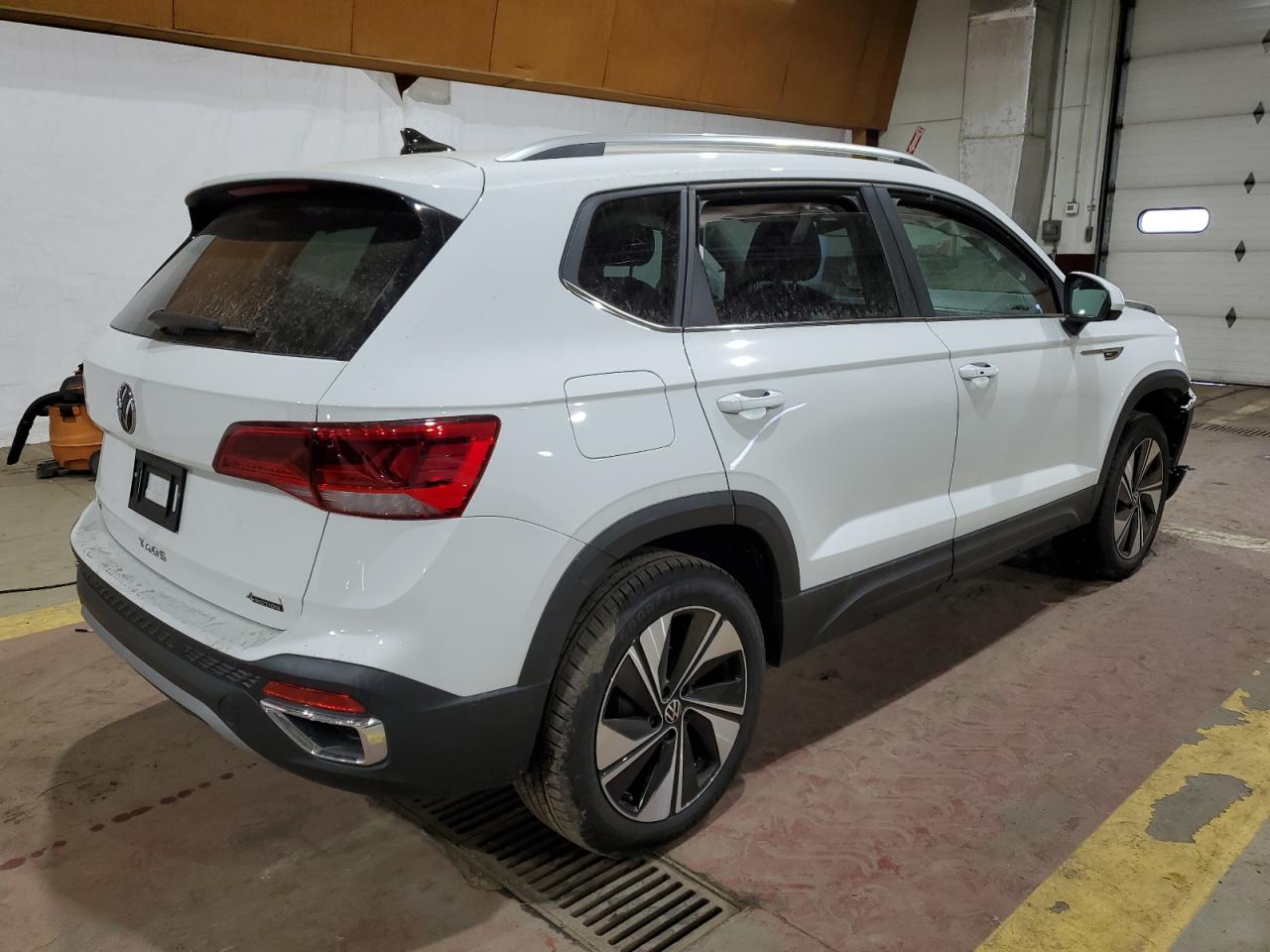 2024 VOLKSWAGEN TAOS SE VIN:3VVUX7B28RM067140