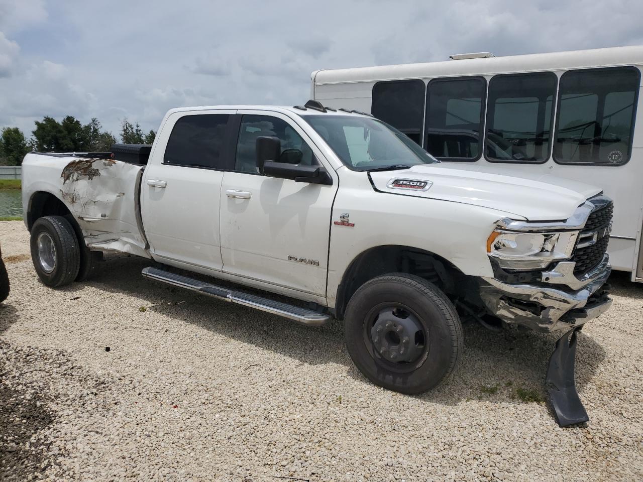 2022 RAM 3500 BIG HORN/LONE STAR VIN:3C63RRHL1NG104464