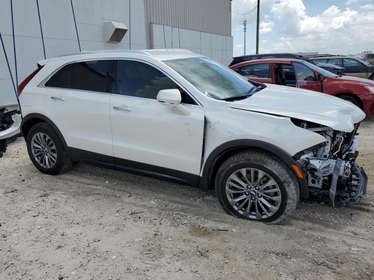 2024 CADILLAC XT4 PREMIUM LUXURY VIN:1GYFZCR46RF192861