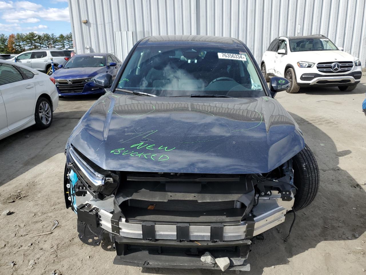 2024 HONDA CR-V LX VIN:2HKRS4H29RH404185