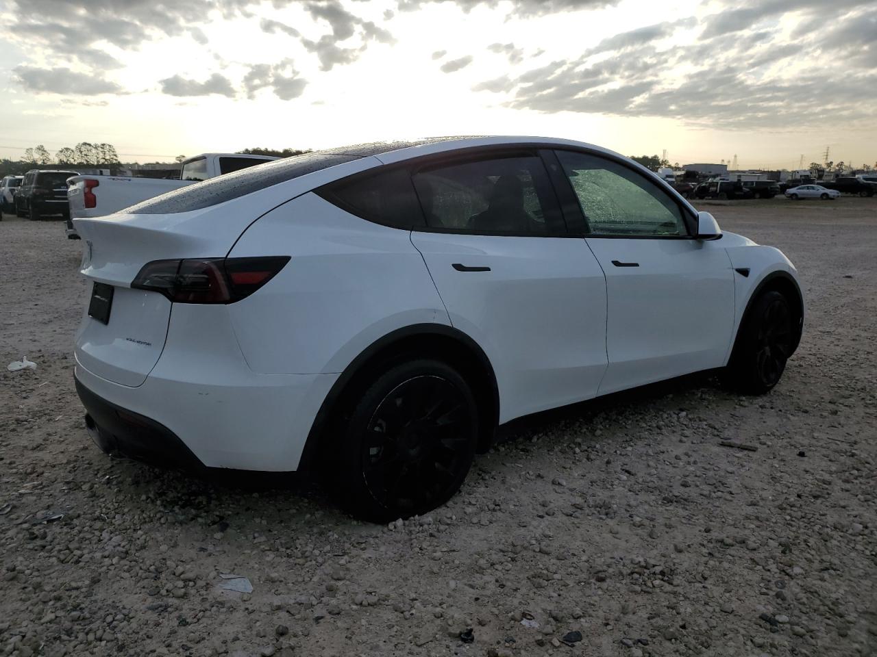 2023 TESLA MODEL Y  VIN:7SAYGDEE4PA061681