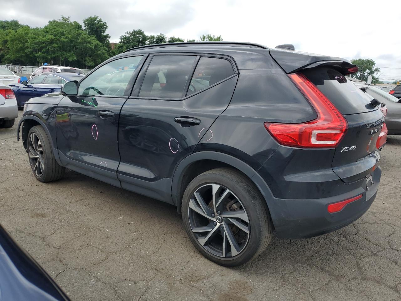 2022 VOLVO XC40 T5 R-DESIGN VIN:YV4162UMXN2661216