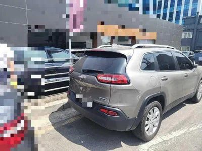 2017 Jeep Cherokee VIN: