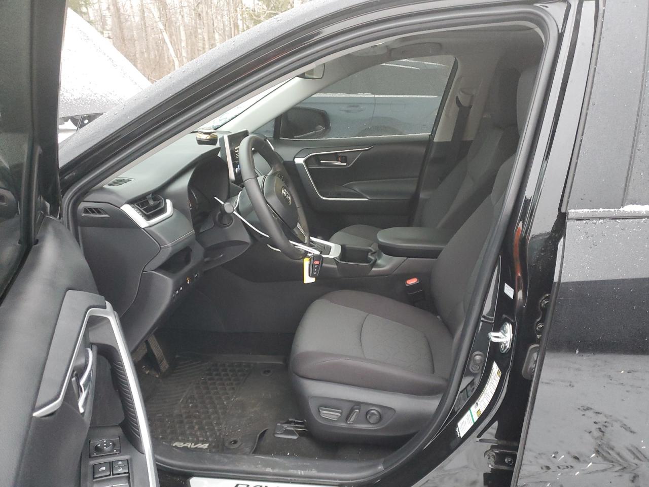 2024 TOYOTA RAV4 XLE VIN:2T3R1RFV7RC397180