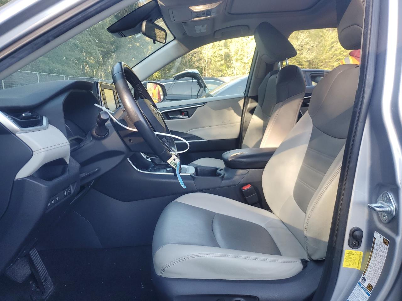 2022 TOYOTA RAV4 XLE PREMIUM VIN:JTMB6RFV5ND048950