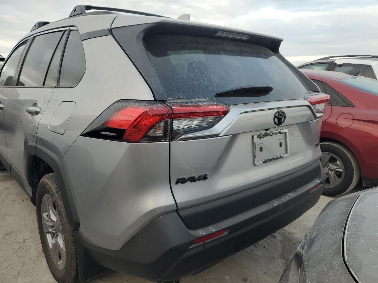 2022 TOYOTA RAV4 XLE VIN:2T3W1RFV5NC189148