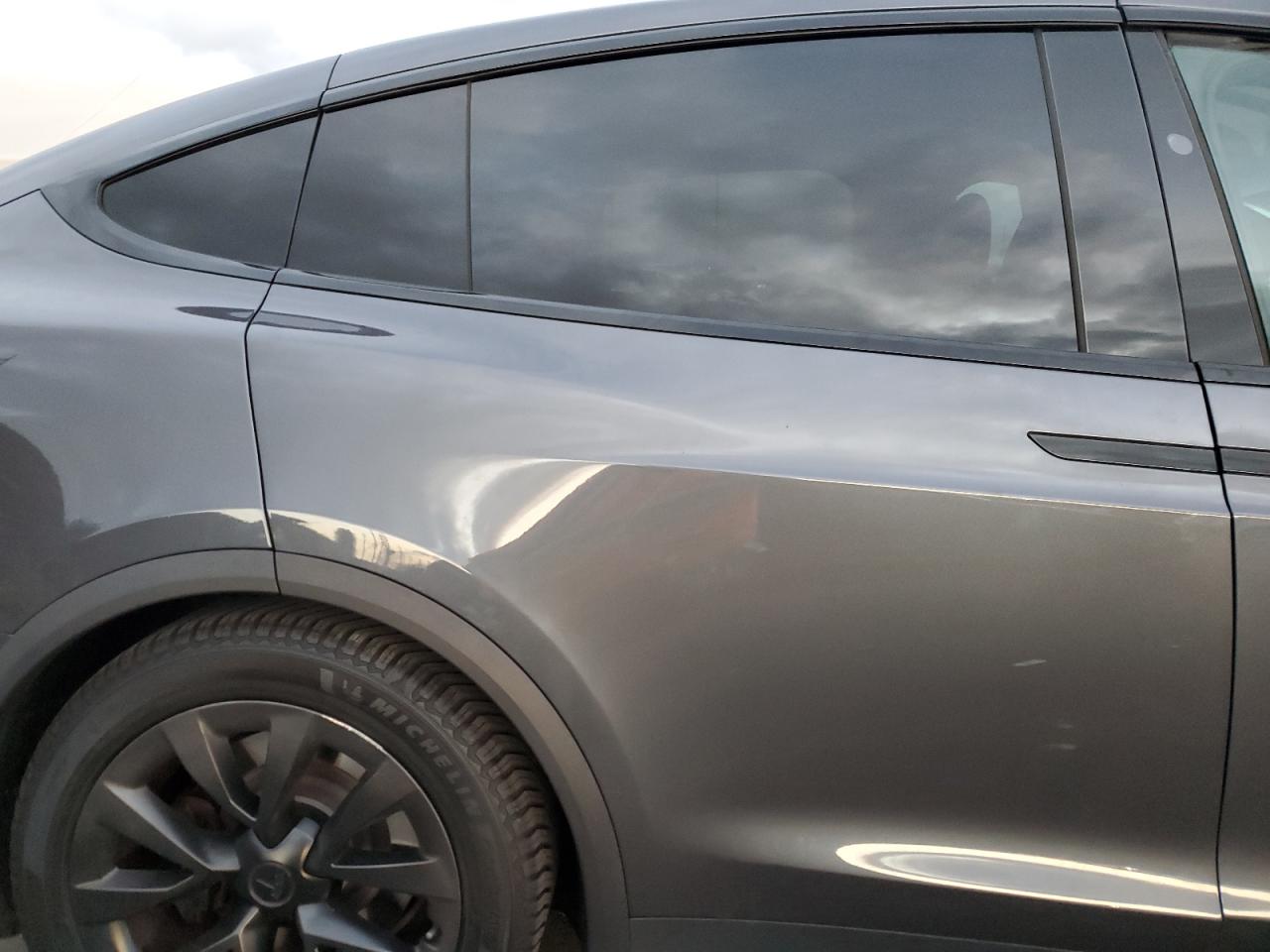 2022 TESLA MODEL X  VIN:7SAXCBE64NF358213