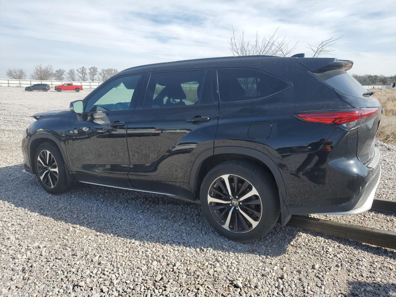 2022 TOYOTA HIGHLANDER XSE VIN:5TDJZRBH0NS223922
