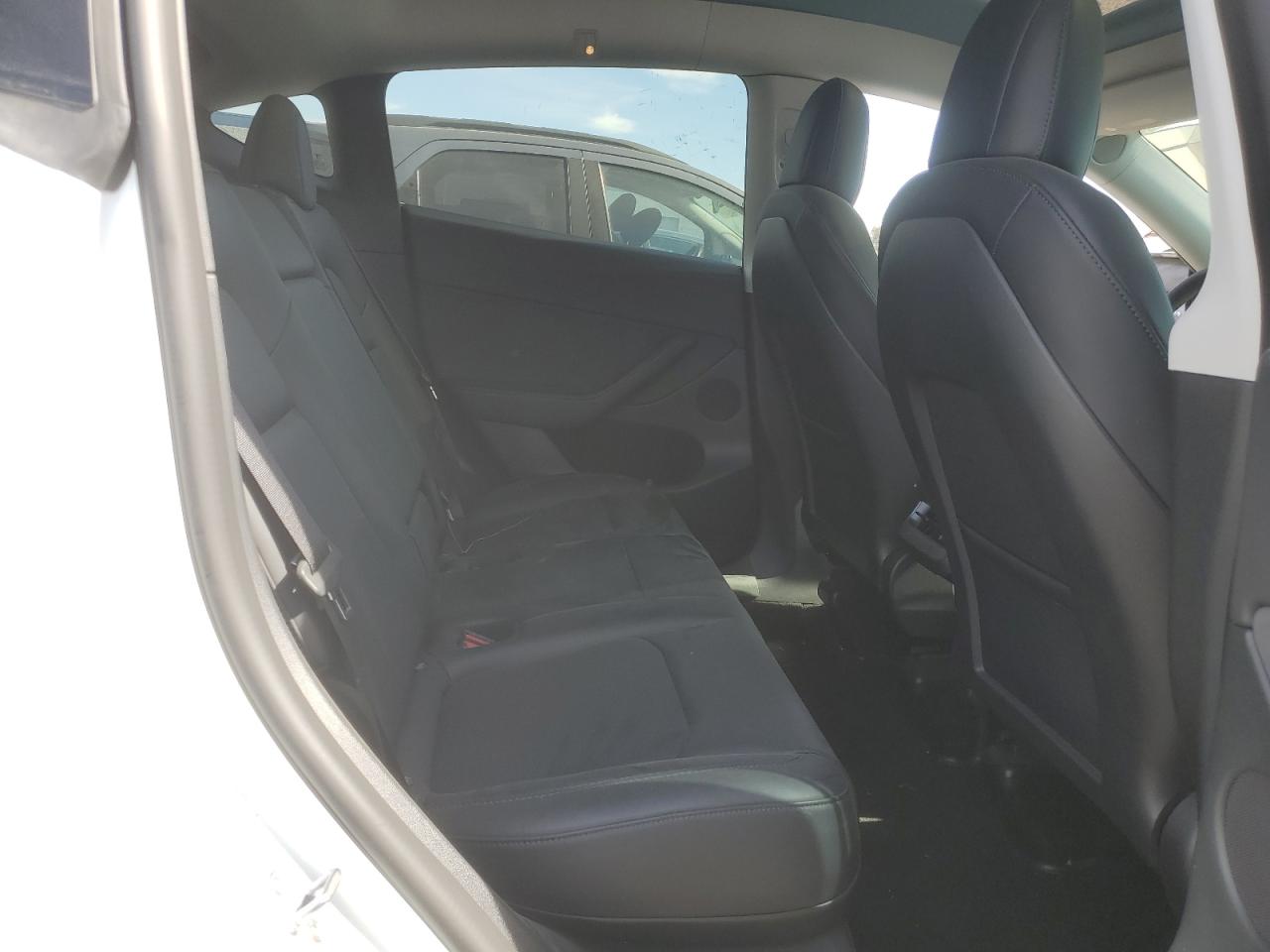 2022 TESLA MODEL Y  VIN:7SAYGDEE2NF515569