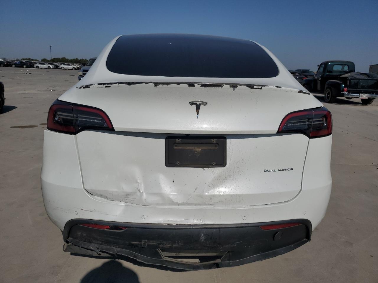 2022 TESLA MODEL Y  VIN:7SAYGAEE0NF361796