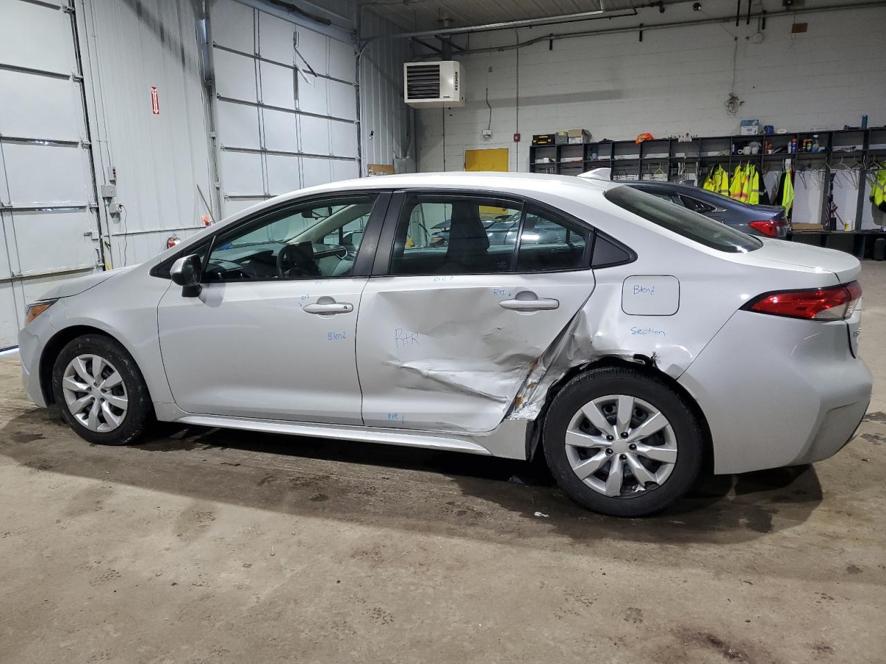 2022 TOYOTA COROLLA LE VIN:5YFEPMAE6NP297078