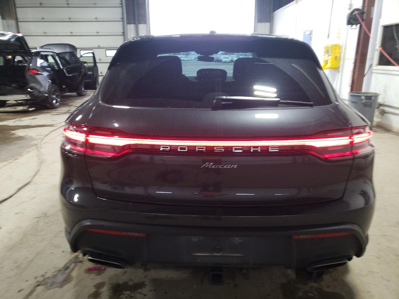 2022 PORSCHE MACAN  VIN:WP1AA2A57NLB10801