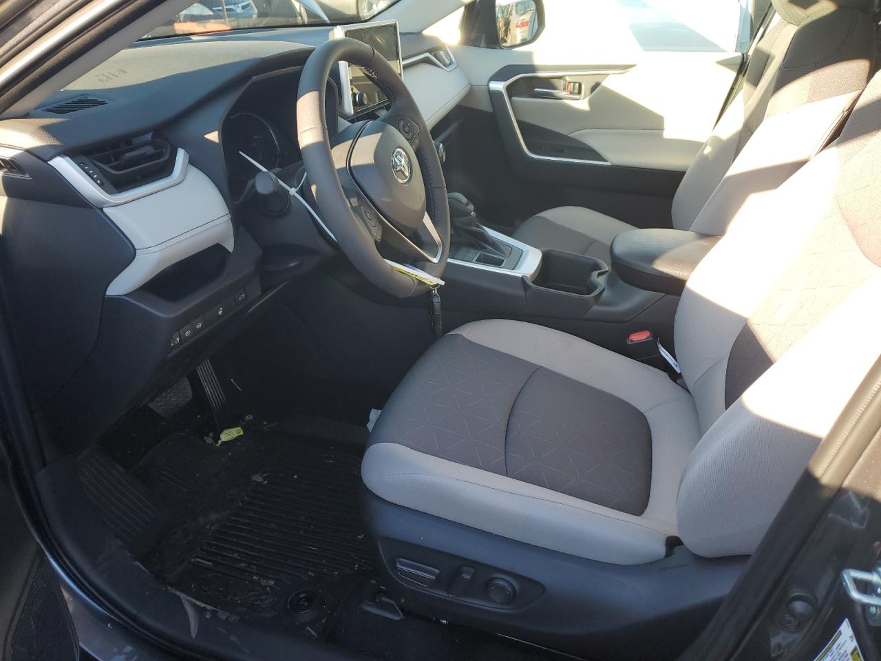 2024 TOYOTA RAV4 XLE VIN:2T3P1RFV4RC483201
