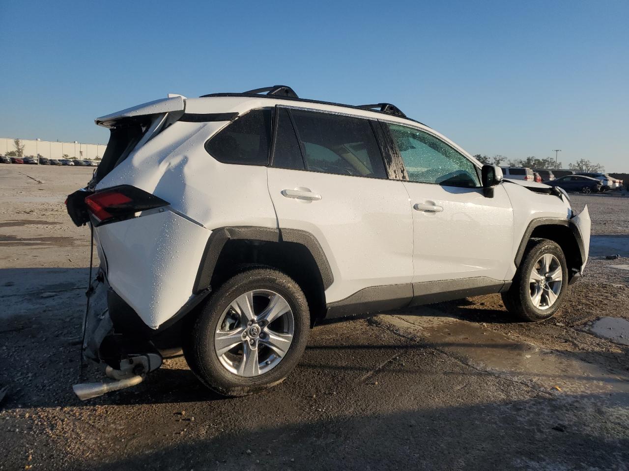 2022 TOYOTA RAV4 XLE VIN:2T3W1RFVXNC200886