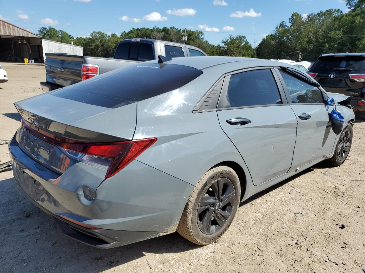 2022 HYUNDAI ELANTRA SEL VIN:KMHLM4AG6NU226043